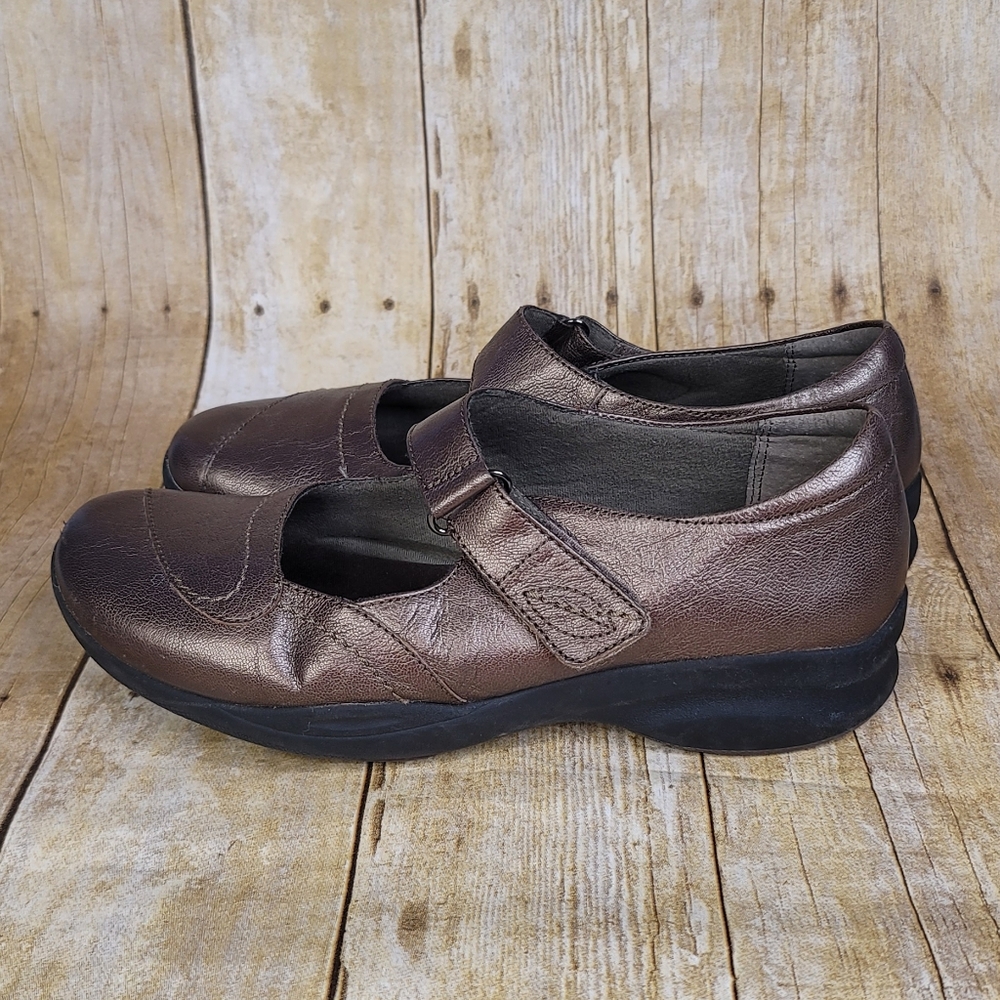Clarks Mary Jane's Size 8.5